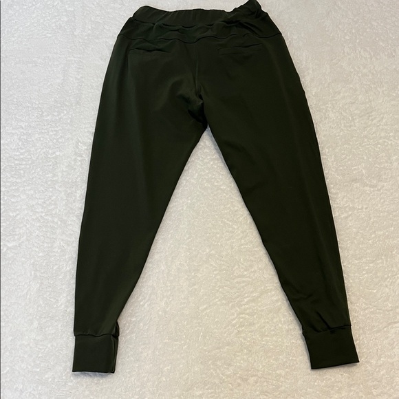 Alphalete Women’s Olive Green Joggers S two front zip pockets two back pockets - Picture 6 of 8